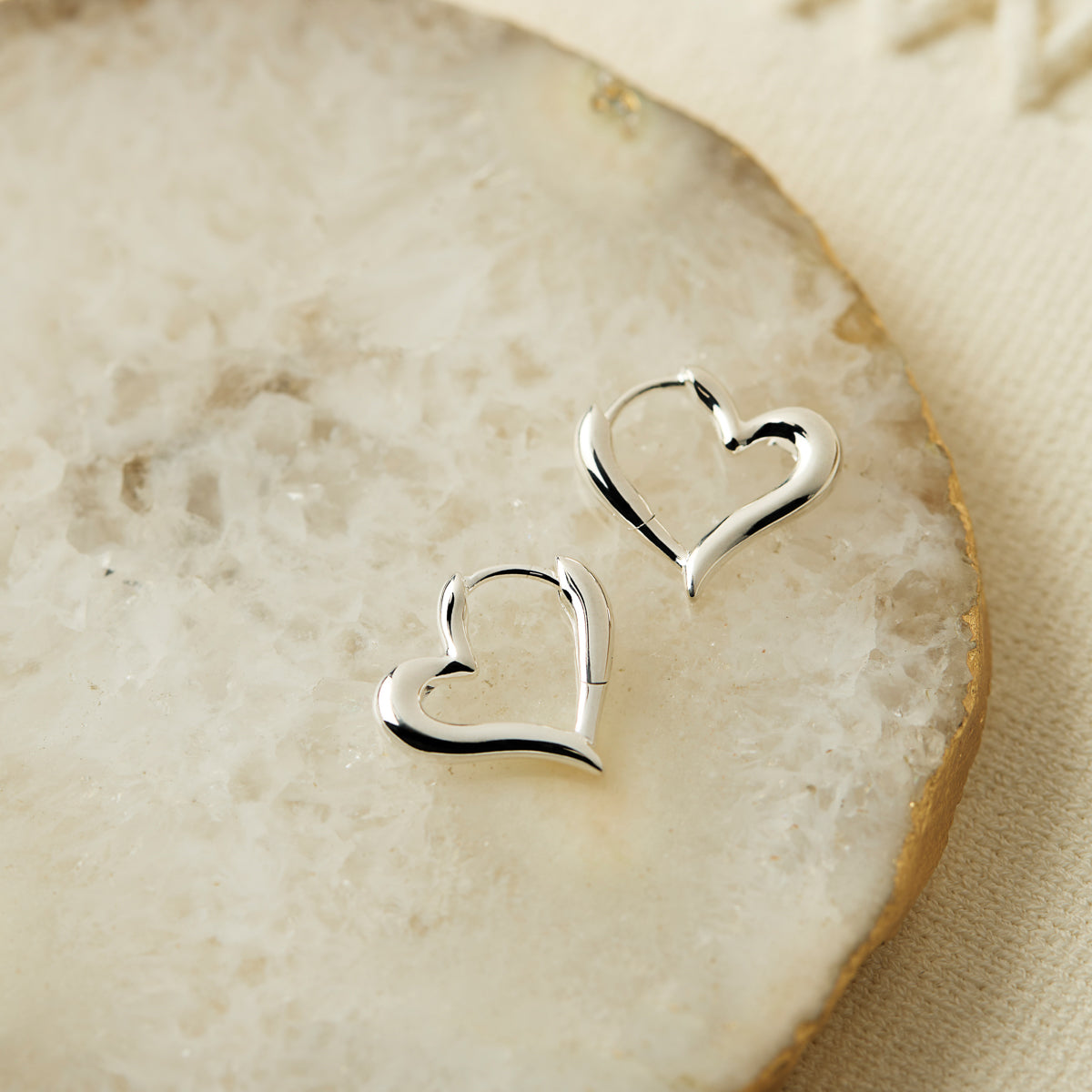 Najo Aphrodite Heart Earrings