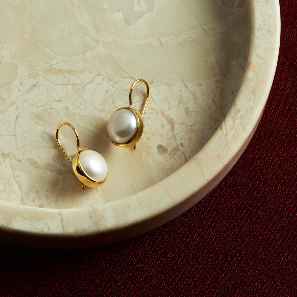 14X22mm, Round F/W White Button Pearl In Yellow Gold (14K 1Mc) Plated Setting With Fixed Hook, Antitarnish